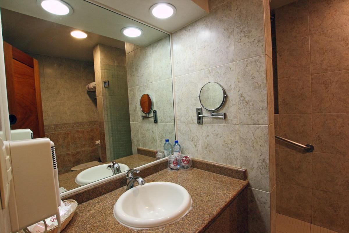Hotel Colon Plaza Business Class Nuevo Laredo Luaran gambar