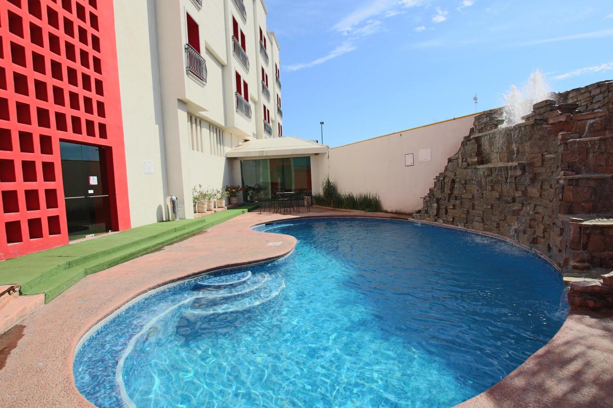 Hotel Colon Plaza Business Class Nuevo Laredo Luaran gambar